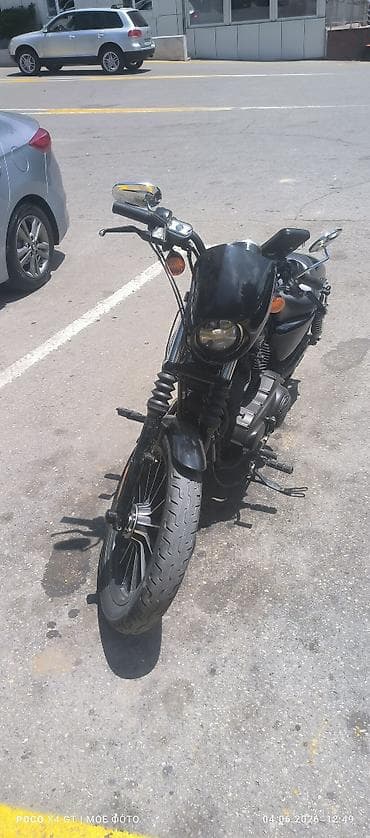radius teker: Harley Davidson - 883 IRON, 880 sm3, 2009 il, 14000 km — 1