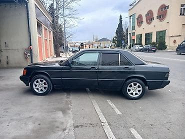 mercedes 208 d: Əvvala Salam Maşın ideal vəziyyətdədi. Otur sür maşındı. Bütün — 1