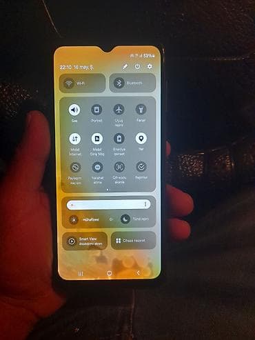 irşad iphone 17 pro max: Samsung Galaxy A400 — 1