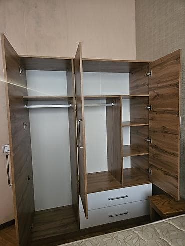 taxta ref: İşlənmiş, 3 qapılı, Güzgülü, Qəhvəyi, Taxta, Açılan, Düz dolab — 2