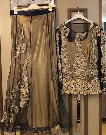 qiz kurtkasi: Zərif şıq ziyafət dəsti – 3 hissədən ibarət: - Qızılı parıltılı maxi — 1