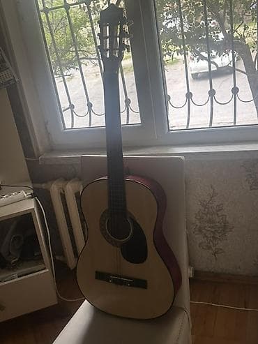 Klassik akustik gitara - Korpus: ön panel açıq rəngli ağac, yanlar və — 4