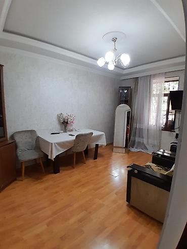 9 mkr: 3 otaqli menzil 28ci mehellede yaninda 2 nomreli kohne dogum evi,2 ve — 9