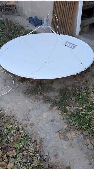 qədimi televizor: V rabocem sostoyani, спутниковая антена 1.60, тюнер — 2