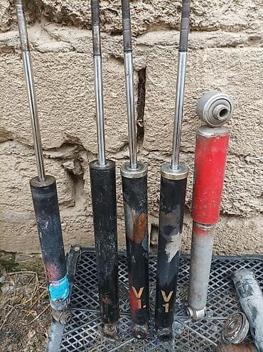 Aksesuarlar və tüninq: Satlllr. İşləy vəziyətdə Mersedes. Ceska yeşka dörd göz Mersedes — 2