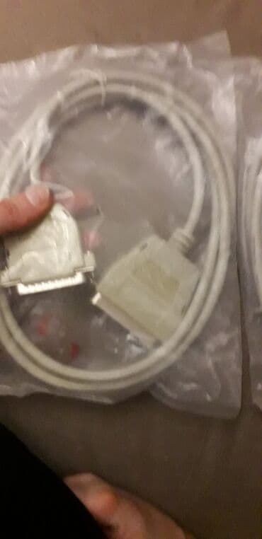 kabel internet: Kompüter bi̇rləşdi̇ri̇ci̇ kabellər 12 dənə var. Bi̇ri̇ 3 manata — 12