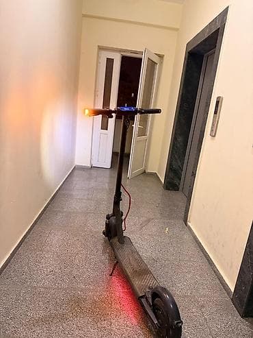 skutur: Elektrik skuter - Qara rəngli şəhər tipli elektrik skuter - Geniş — 2