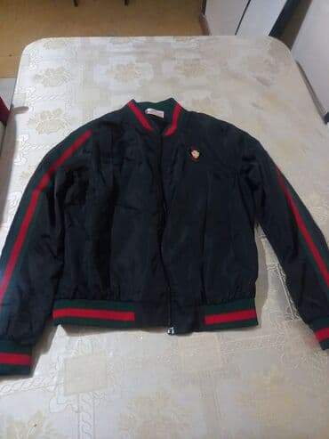 бордовые мужские куртки: Qara bomber ceket M_L - Rəng: qara, yaşıl-qırmızı detallarla - Model — 2