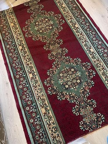 qedimi pullarin alinmasi: Xalça – klassik naxışlı, qırmızı əsaslı - Ölçü: təxminən 152 sm (eni) — 3