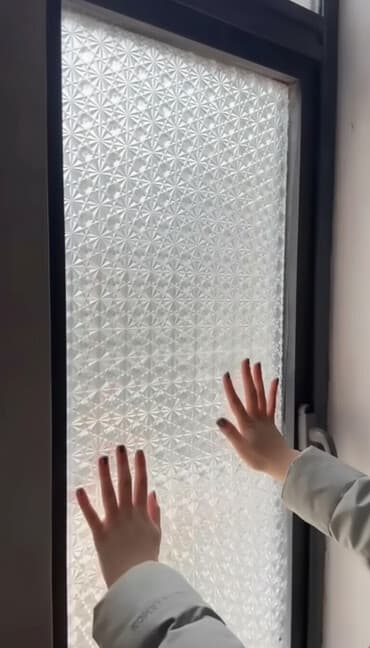 plastik pəncərə formaları: Buzlu vinil arxası özü yapışqanlı. Rulonda 5 və 10 metr olur. Eni — 1