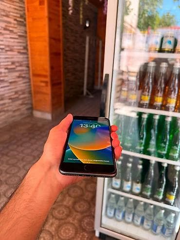 resmi 10 s: IPhone 8 Plus, 64 GB, Black Titanium — 4