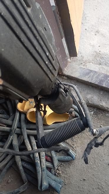 Mexaniki əl alətləri: Ağır tip elektrikli beton vibratori (marka: СТАВР) Texniki — 2