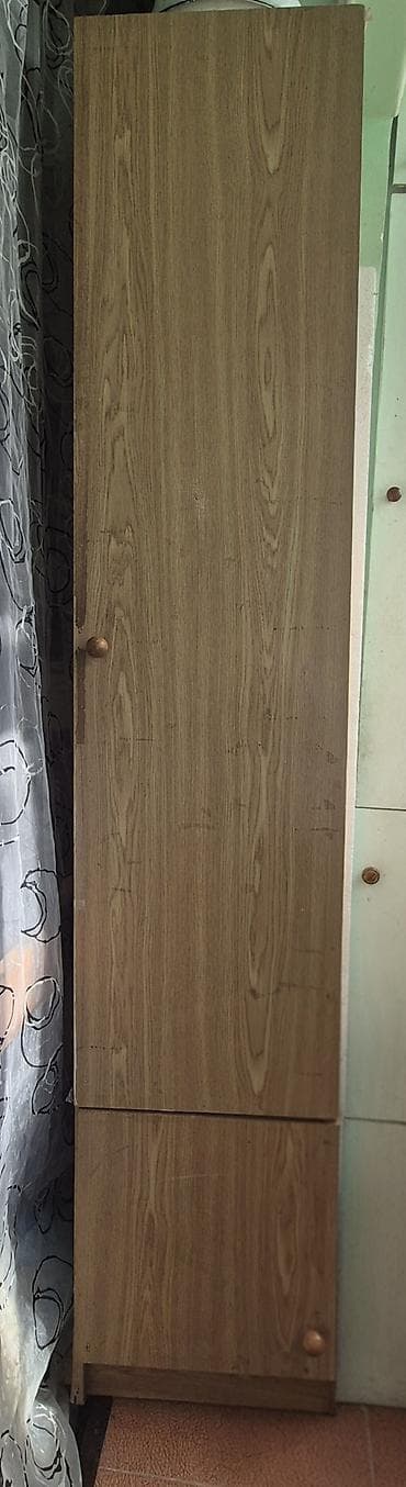 metbex dolab: Yığcam, 5 polkalı penal dolab. Yaxşı vəziyyətdədir. Uzunluğu 205, eni — 2