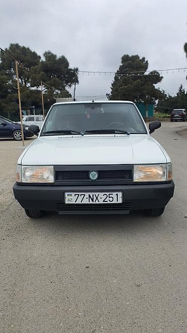 moped 49 cc: Tofaş Şahin sedan Xüsusiyyətlər: - Kuzov: 4 qapılı sedan, ağ rəng - — 5