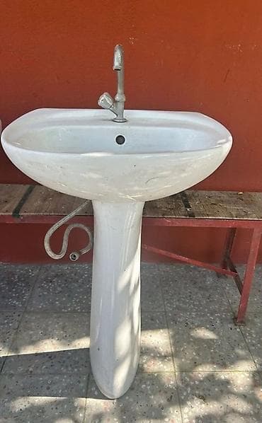 divar içi unitaz: Piyada ayaqlı keramik əl-üz yuma lavabosu - Material: yüksək — 1