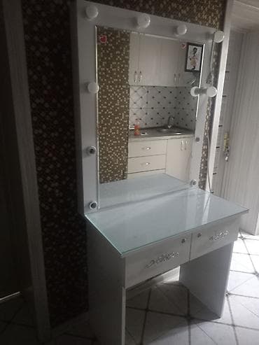 makyaj masası modelleri: Gözəllik/saç salonu üçün mebel dəsti Tərkibi: - Vizaj masası: iri — 2