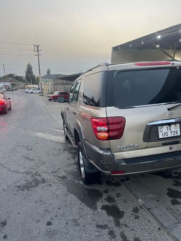 avto maşınlar: Toyota Sequoia: 4.7 l | 2002 il Ofrouder/SUV — 7