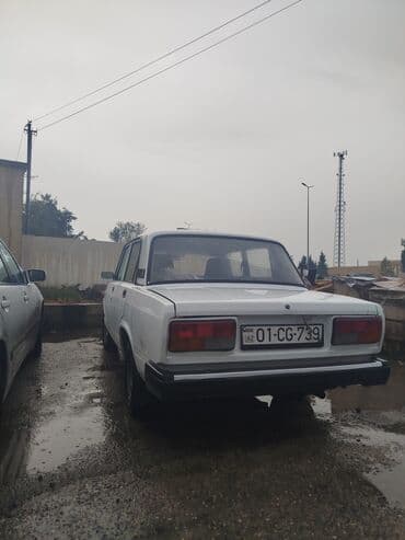 опель зафира а: VAZ 2107 sedan - Kuzov: ağ rəng, 4 qapı, klassik “07” dizaynı - Nömrə — 2