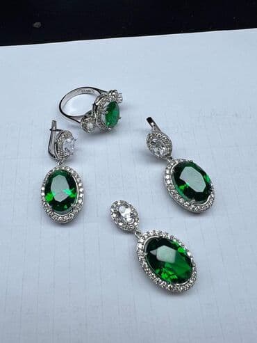 qas sirqalar: Sırğa, Ağ qızıl, 750 Əyar, Ünvandan götürmə — 3