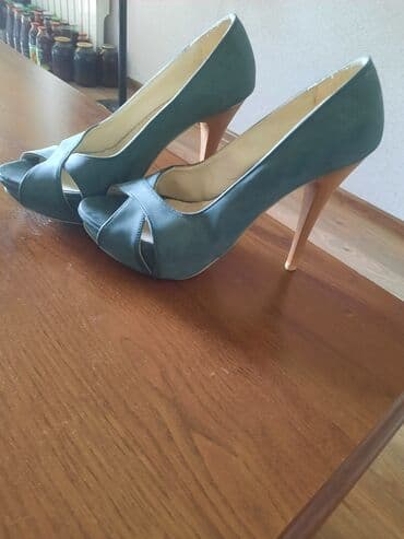 4xl nece razmerdi: Tuflilər, Burberry, Ölçü: 38, rəng - Qara, İşlənmiş — 3