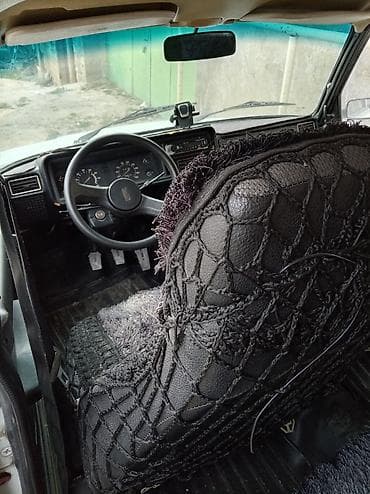 zil 5301 satilir: LADA 2107, ağ rəng, sedan. Texniki xüsusiyyətlər: - Benzin mühərriki — 2