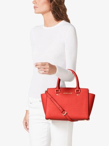 ziyafət çantası: Michael Kors Selma
размер Large. 
состояние отличное — 2