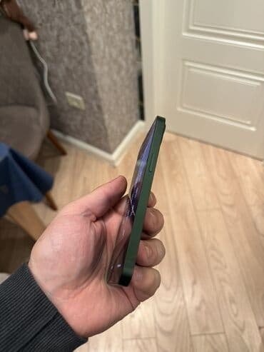 pol basavik: IPhone 13, Yaşıl, Face ID — 3