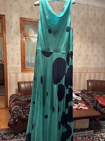 mirvari reng: Brend: Miss Glamour Ölçü: 40 Məhsul təsviri: - Uzun, axıcı siluetli — 1