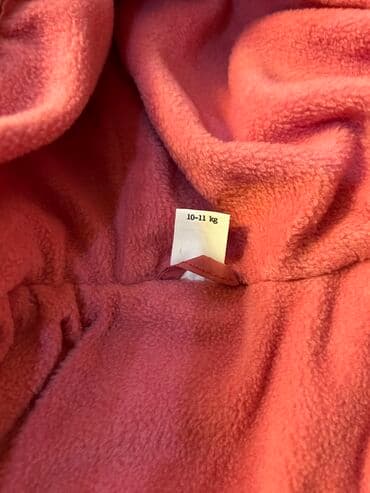 uşaq paltarı: Defacto markası. 12-18 aylıq qız uşağı üçün. 2 yaşlı uşaqda geyinə — 9