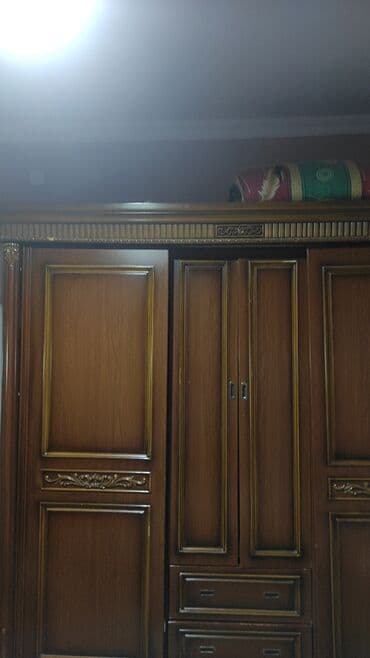 Dolab problemi yoxdur 2.40 eni
lokbatan qesebesi