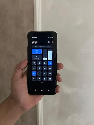 iphone 7 telefonunu al: Telefon ideal veziyetde heç bir problemi yoxdur her şeyi işlekdir — 7