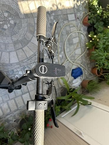 İşlənmiş Elektrik samokat 10", 351 - 500 Vt, 16 - 25 km/s, Ünvandan götürmə — 5