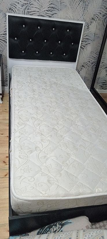 yatak desti: Yataq dəsti – qaldırılan bazalı, döşəkli - Ölçü: təxminən tək — 3