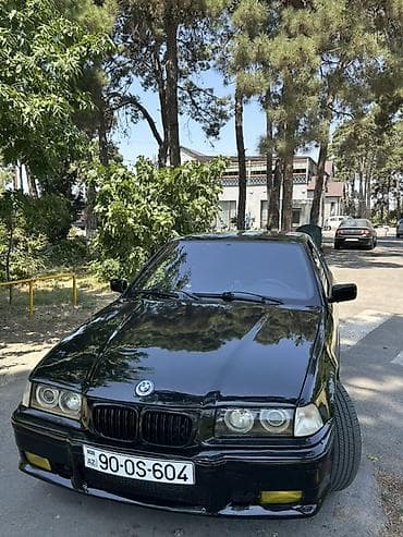 авто фольксваген: BMW 3 Seriyası E36 sedan, qara rəng. - Kuzov: 4 qapılı sedan, qara — 6