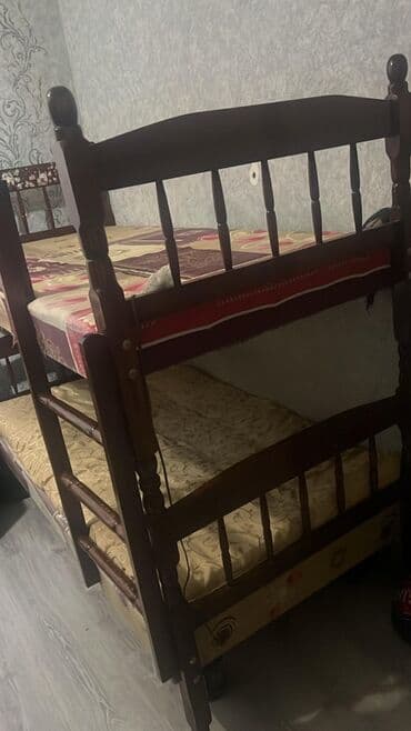 işlənmiş tək nəfərlik çarpayı: Oğlan və qız üçün, İşlənmiş, Çarpayı, Matras ilə, Siyirməsiz, Taxta — 3