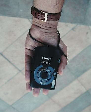 silver et ceken: Canon fotoaparat. retro sekiller cekir. qutusu ve butun aksesuarları — 1