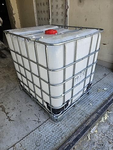 IBC konteyner (1000 L) - Həcm: təxmini 1000 litr - Material: qalın