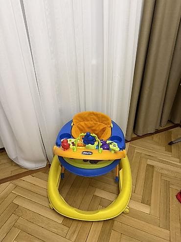 Chicco uşaq yürüteci - Rənglər: sarı, mavi və narıncı kombinasiyası -