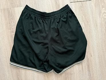 Qara rəngli idman şortu - Material: nəfəsalan mesh/parça (xırda