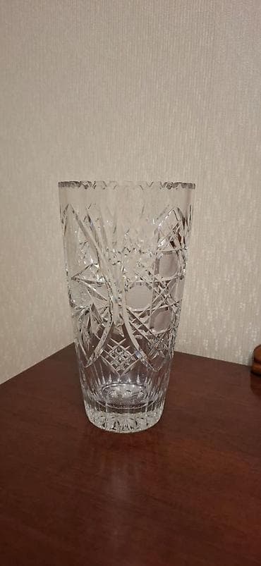 Vazalar: Bir vaza, Xrustal — 3