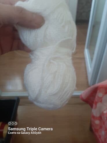 ağıllı şap: Toxuculuq ipi dəsti - Rənglər: parlaq qırmızı (böyük konus sarğıda) — 2