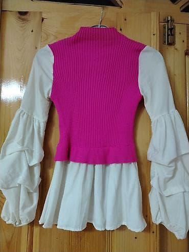 uzun etekler: Qadın bluz–sviter kombini - Rəng: fuşya (üst hissə) və ağ (ətək və — 1