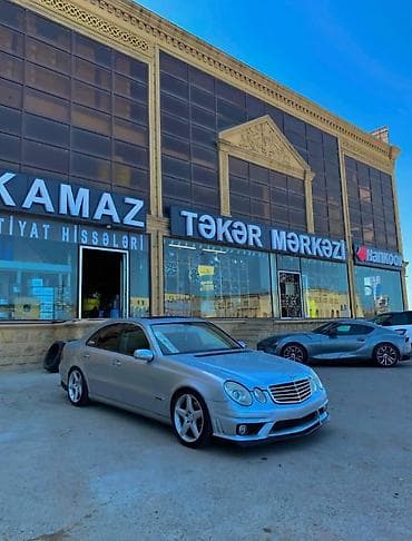masin sat: Mercedes-Benz E 320: 3.2 l | 2002 il Sedan — 3