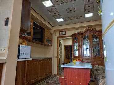 ucbucaq evlər: Bakı, 3 otaqlı, Köhnə tikili, m. Xalqlar Dostluğu, 78 kv. m — 1