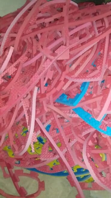 İdman çantaları: Tatamı qıraqları 300 ədəd Bir ədədin qiyməti 1 manat — 2