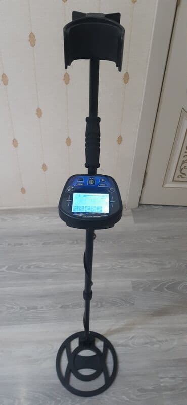 вешалка для одежды из дерева: Metal detektoru – rəqəmsal ekranlı, yüngül və tənzimlənən dizayn — 3