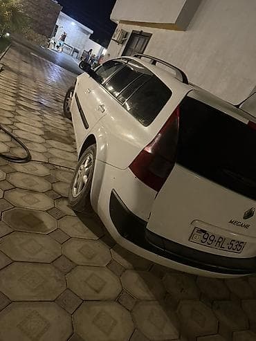 Nəqliyyat: Renault Mégane II Grandtour (universal), ağ rəngli. Qiymede endirim — 8