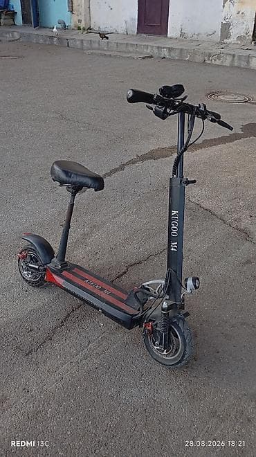 Elektrikli samokatlar: KUGOO M4 elektrik skuter - Güclü ön işıq və siqnal/zəng düyməsi olan — 1