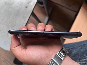 oppo x6 pro: IPhone SE 2020, 128 GB, Black Titanium, Barmaq izi, Simsiz şarj — 3