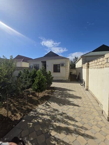 bina az kirayə: Satılır: həyət evi - Geniş, işıqlı mətbəx: üst- və alt şkaflar — 3